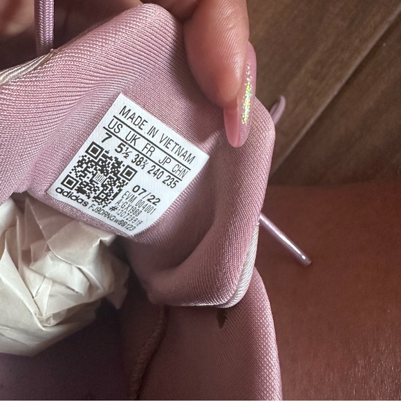 Adidas Ozelia sneakers - Picture 6 of 10